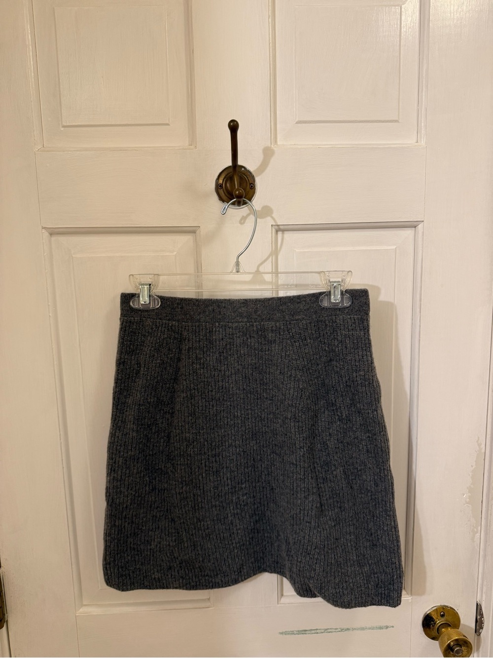 Uniqlo 100% Wool Charcoal Gray Ribbed Knit Mini Skirt